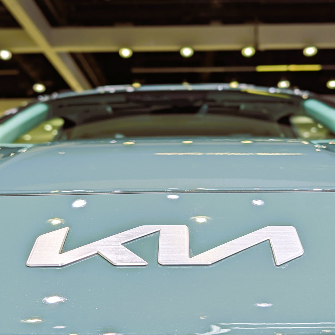 ⚡Kia Expands EV Charging Access with Free NACS Adapters for New EV6 and EV9 Owners